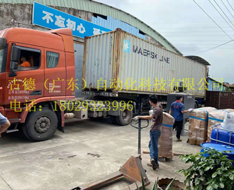 古德玻璃打砂机两台及各种玻璃机械配件发往越南